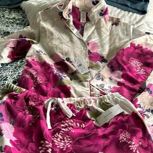 Natori satin Pajamas